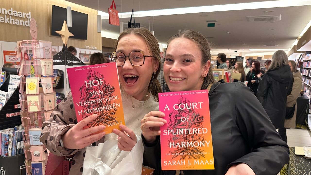 Fans vieren midnight-release nieuw ACOTAR-boek: 80 exemplaren over toonbank