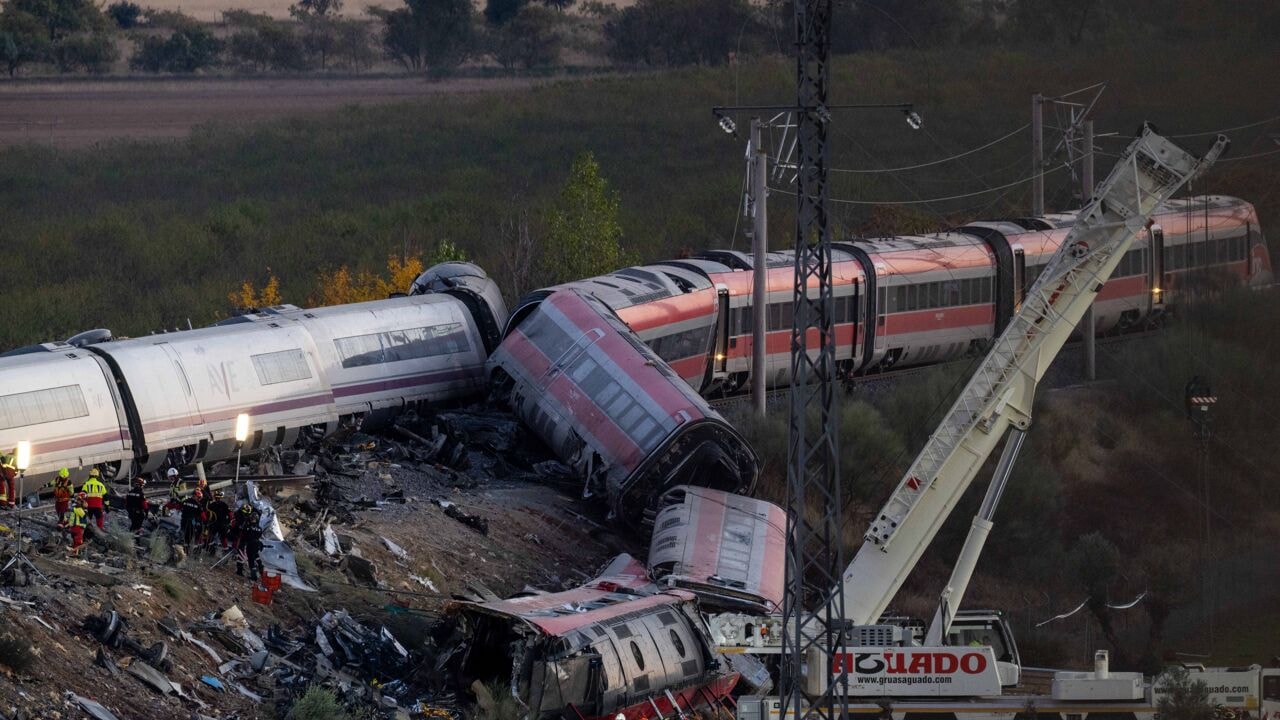 Geluidsfragmenten wijzen op menselijke fout in controlecentrum als oorzaak voor treinramp in Spanje