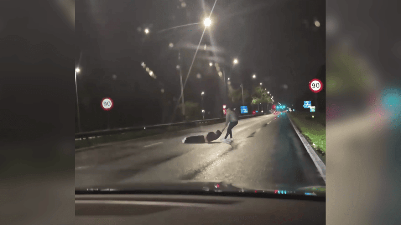 Man moet 's nachts weggesleept worden van wegdek van A12 vlak bij Carré in Willebroek