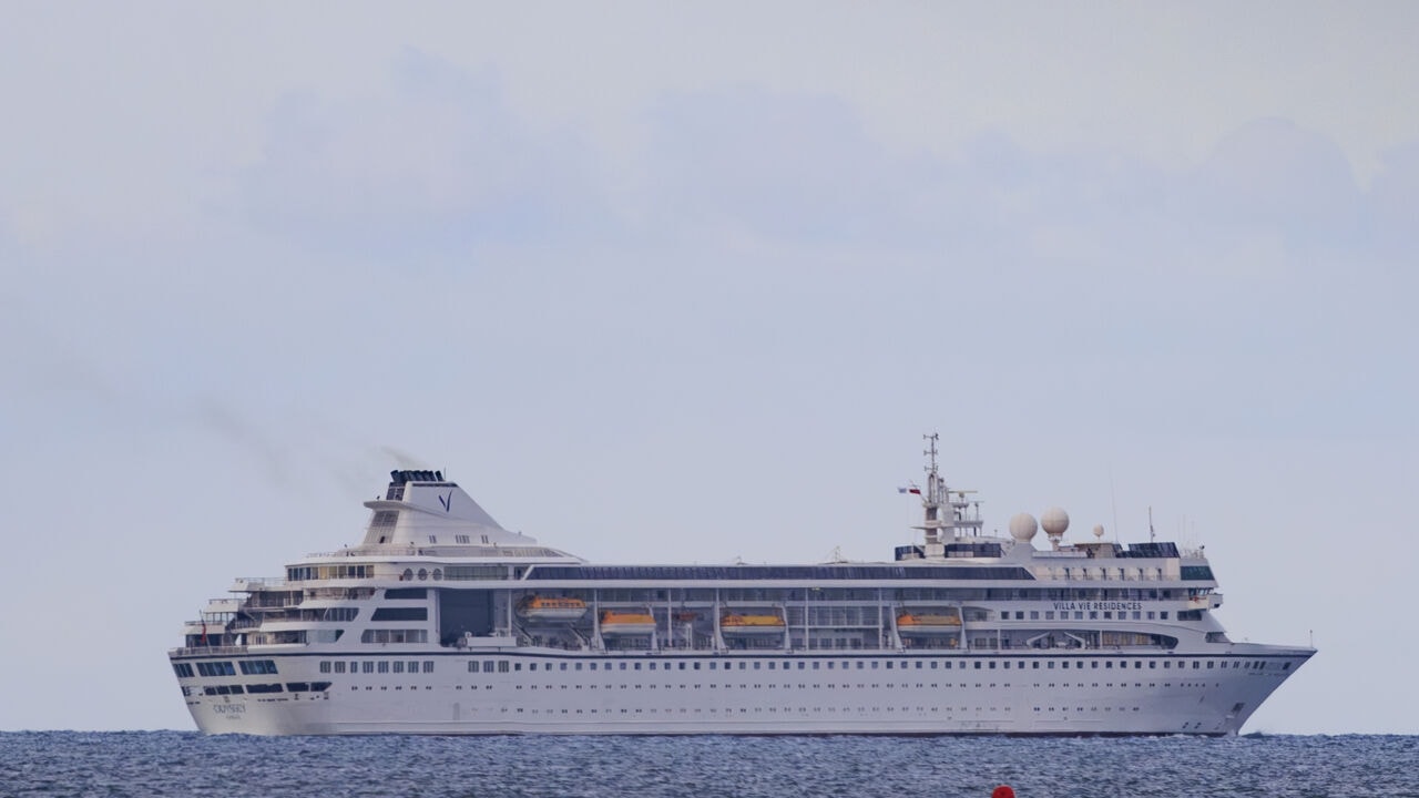 "Eeuwige" wereldreis van Amerikaans cruiseschip strandt in Cambodja, verschillende bewoners dakloos