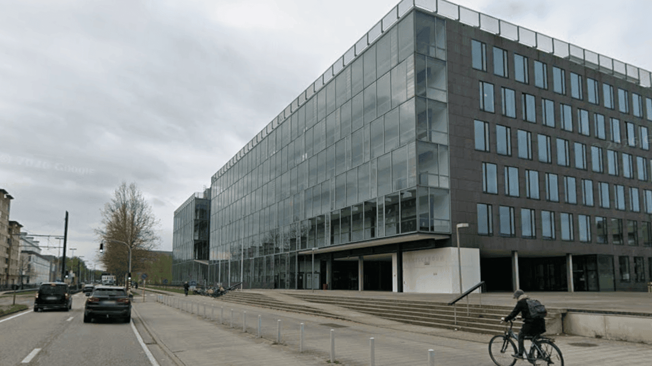 Advocate enkele dagen arbeidsongeschikt nadat man stoel tegen haar hoofd gooit in rechtbank Gent