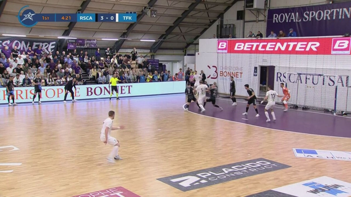VIDEO - Anderlecht peuzelt Beitar met huid en haar op in de CL Futsal: bekijk de 6 goals