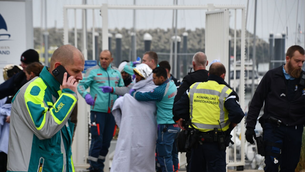 Boot met 38 migranten voor Nederlandse kust was motor verloren op zee