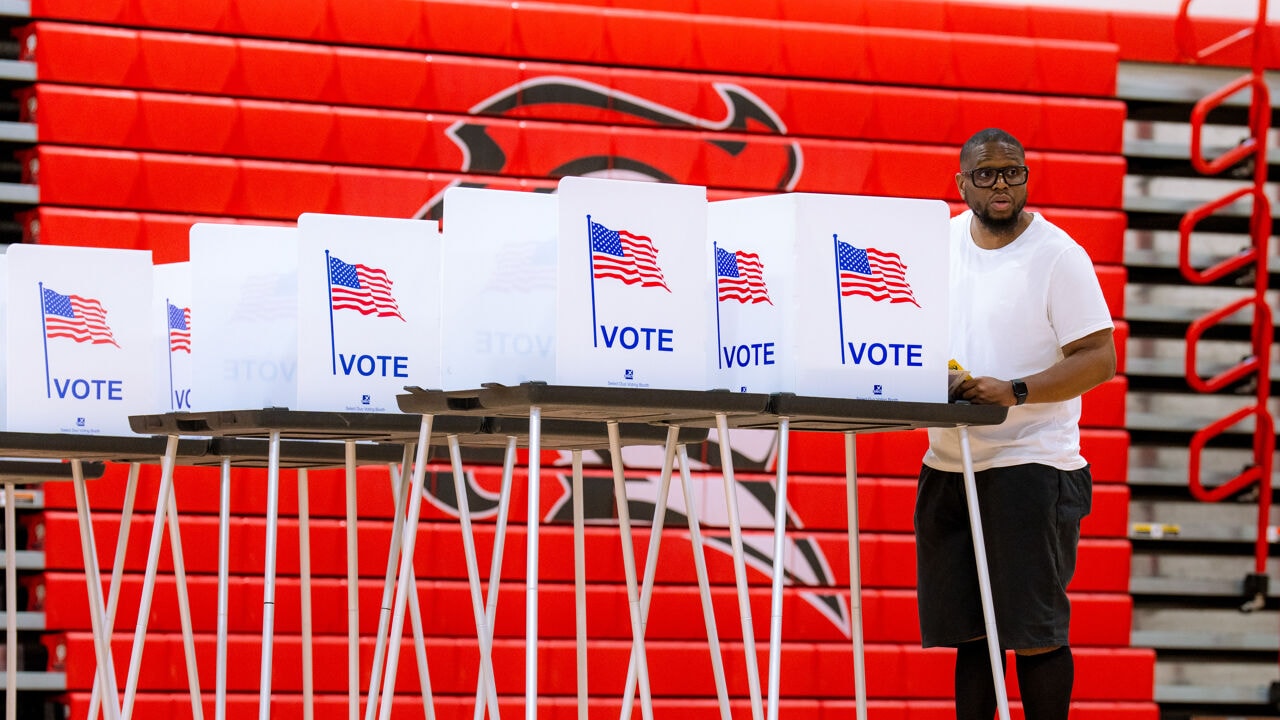 Regering-Trump moet stoppen met intimidatie van en bedreigingen tegen verkiezingsambtenaren, op bevel van federale rechter