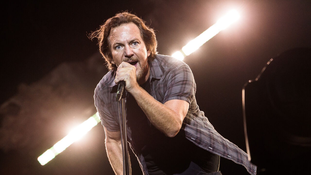 'Black' nummer 1 in 'De Tijdloze 100': lijst vol oerklassiekers die toch ook bepaald wordt door het voorbije muziekjaar