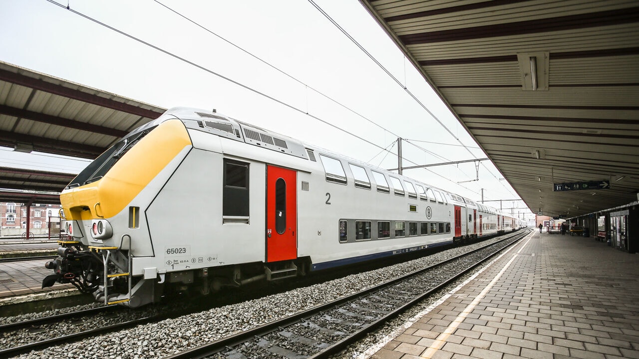 Limburgers nemen amper de trein: "Sinds de sluiting van de mijnen is de provincie spoorloos"