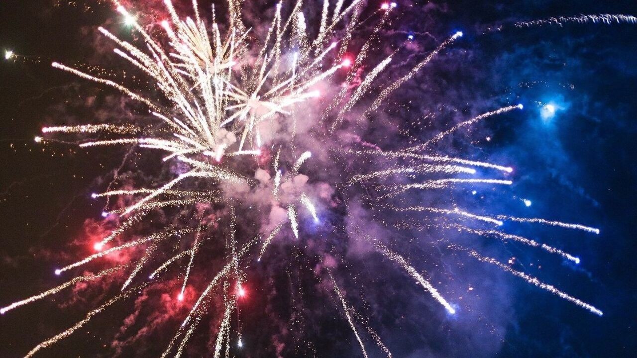 Nederlandse politie neemt 120 kilogram illegaal vuurwerk uit België in beslag