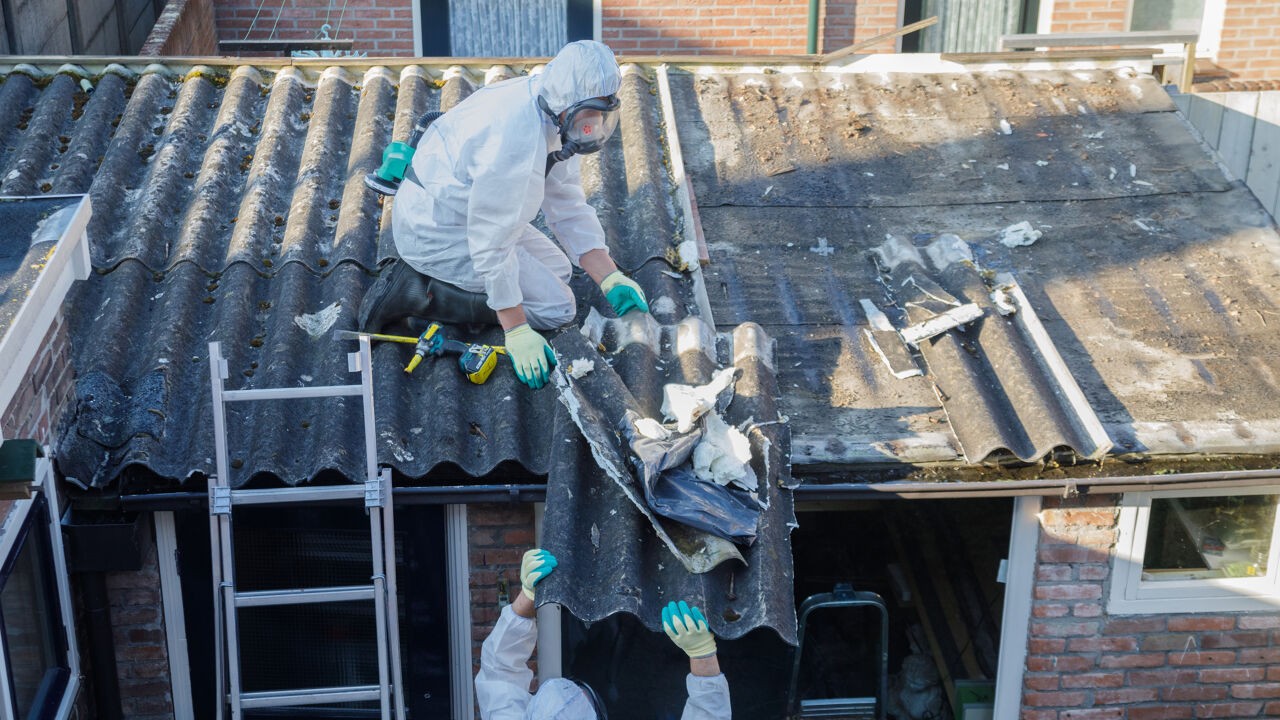 Federale regering heft immuniteit asbestbedrijven op: slachtoffers kunnen nu naar de rechter voor schadevergoeding