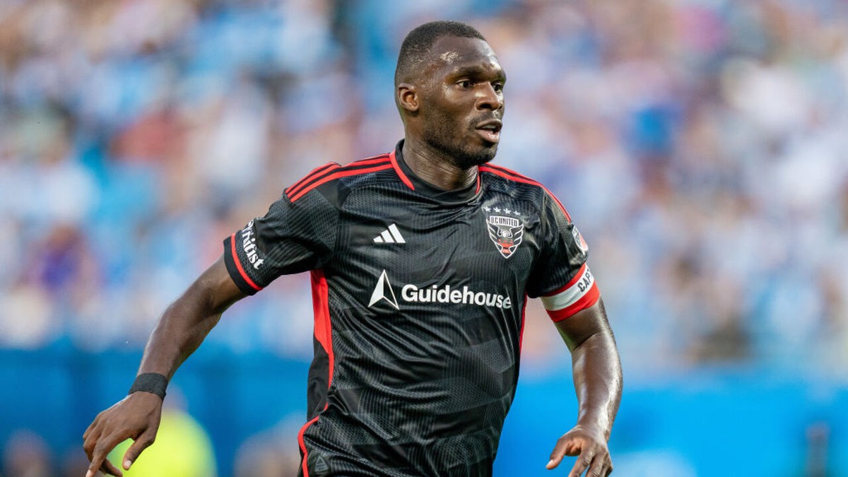 Is Christian Benteke het ontbrekende puzzelstuk bij Anderlecht of Genk? "Denk dat je veel oplost door hem te halen"