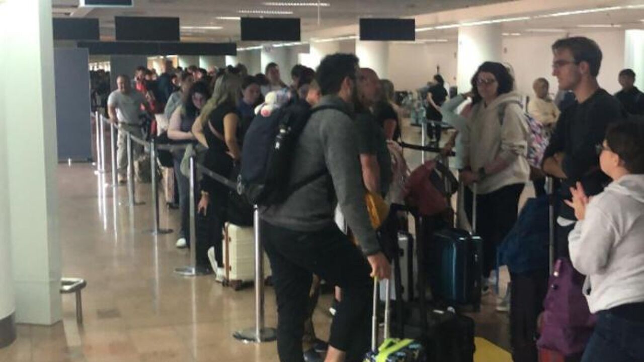 Wachtrijen aan grenscontrole Brussels Airport nog niet opgelost: "Men wil er politiek spelletje van maken"