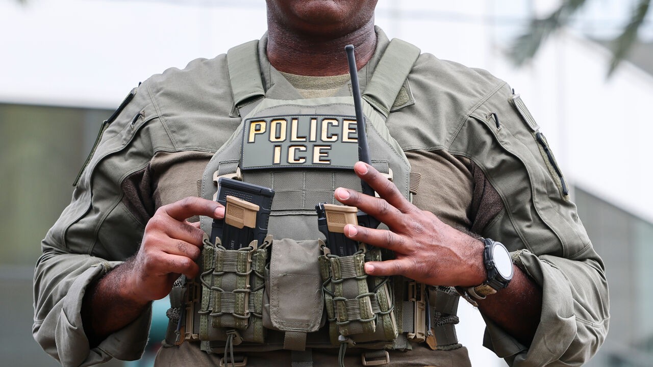 6.500 agenten en een groter budget dan het Belgische leger: dit is de controversiële immigratiedienst ICE