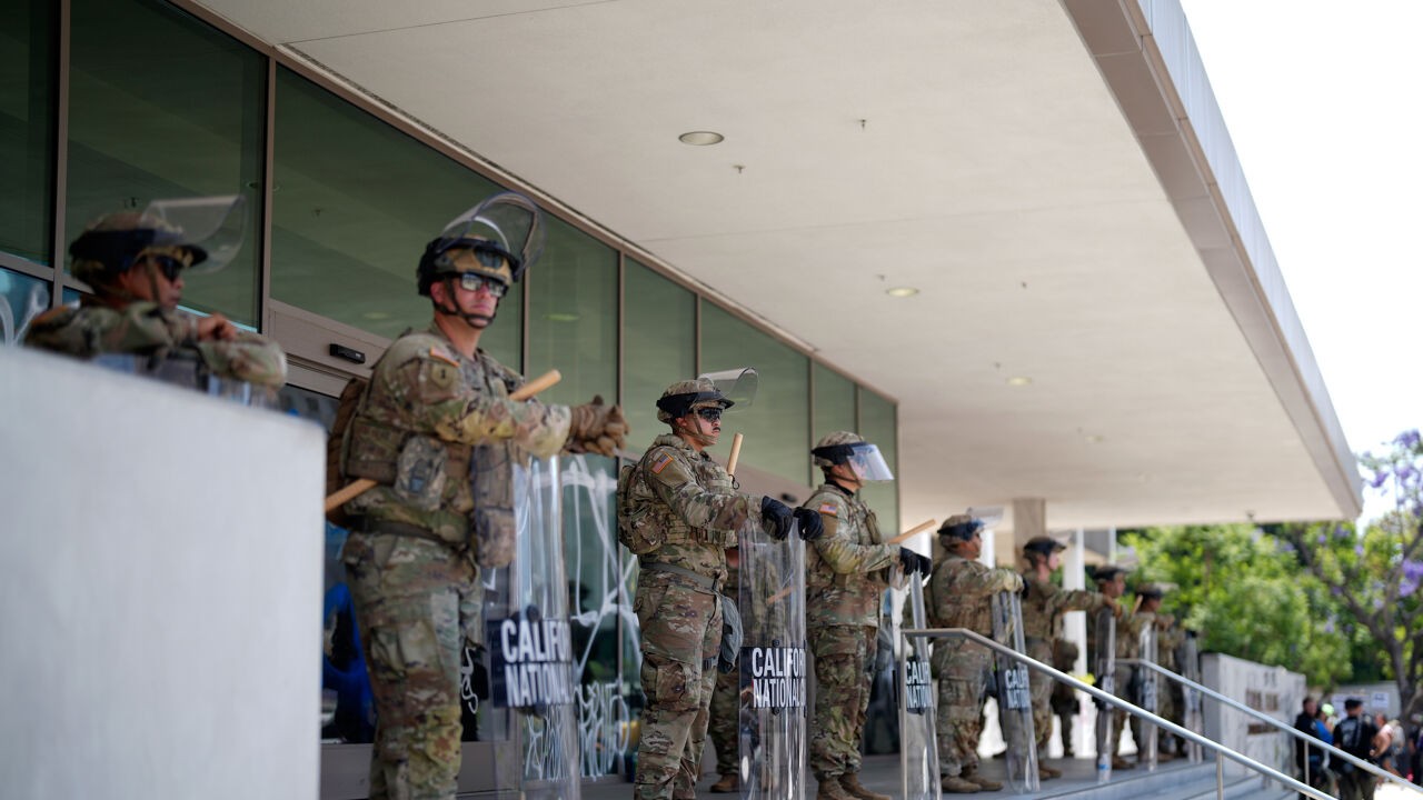 Trump trekt Nationale Garde terug uit Chicago, Los Angeles en Portland