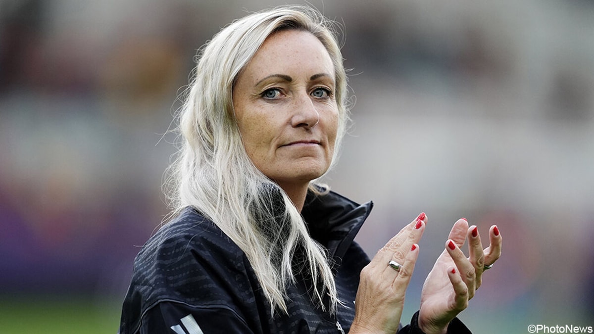 Bondscoach Elisabet Gunnarsdottir ontslagen bij Red Flames na mislopen van WK-ticket