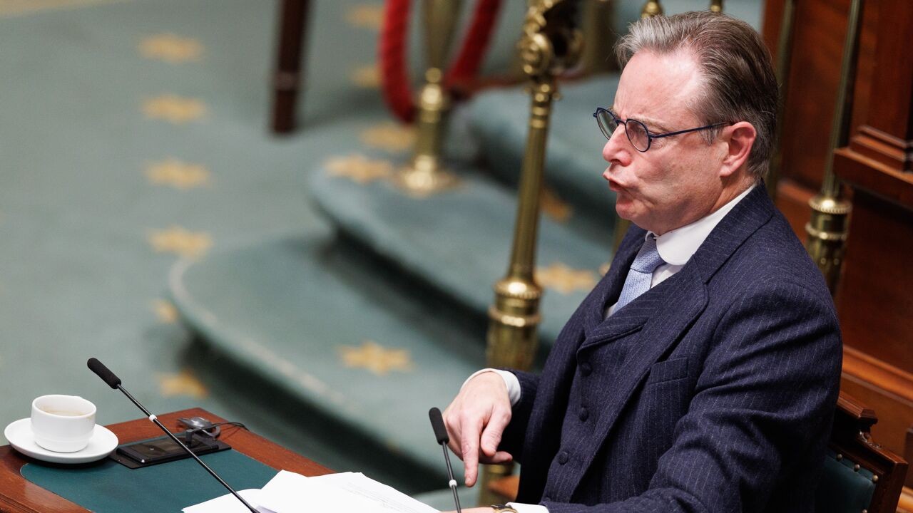 Zonder pad naar sanering wil Bart De Wever (N-VA) geen premier blijven