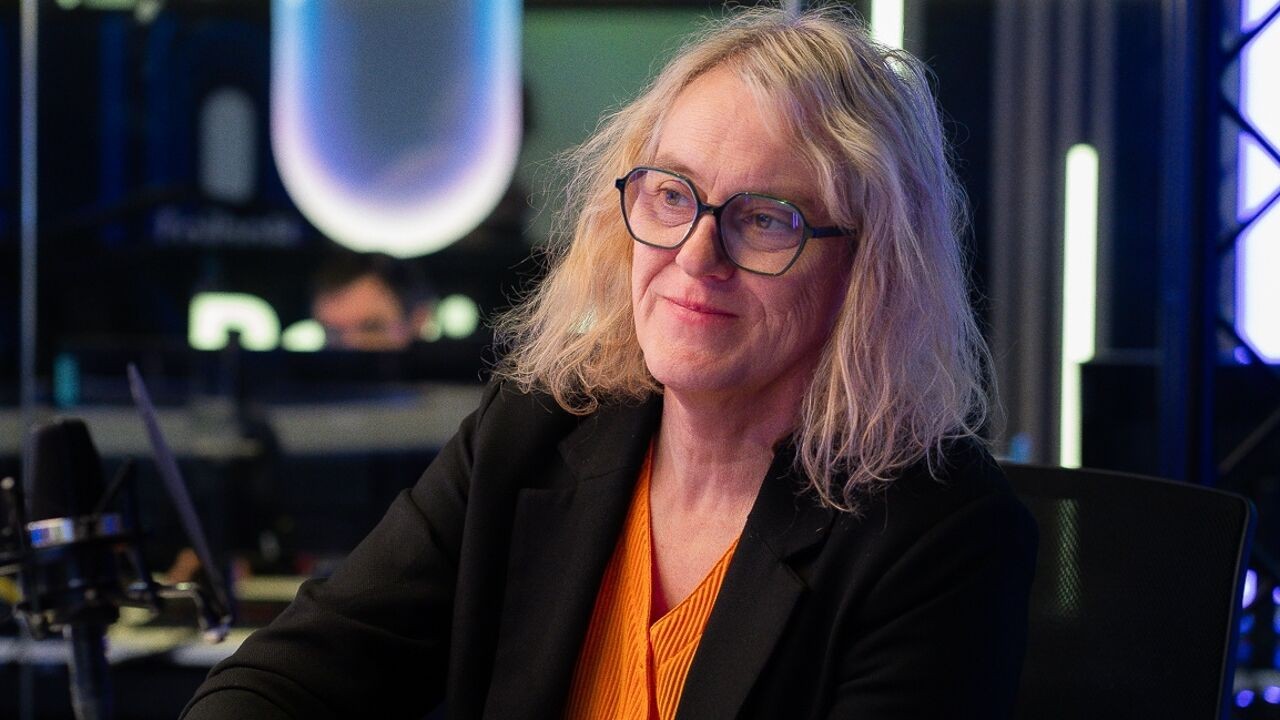 "Sinds mensen me als vrouw zien, besef ik pas echt dat seksisme bestaat": comédienne Marlies Verschueren (58) over haar transitie