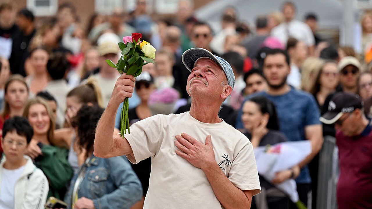 Australische premier Albanese pleit voor strengere wapenwetten na schietpartij op Bondi Beach: "Daad van puur kwaad"