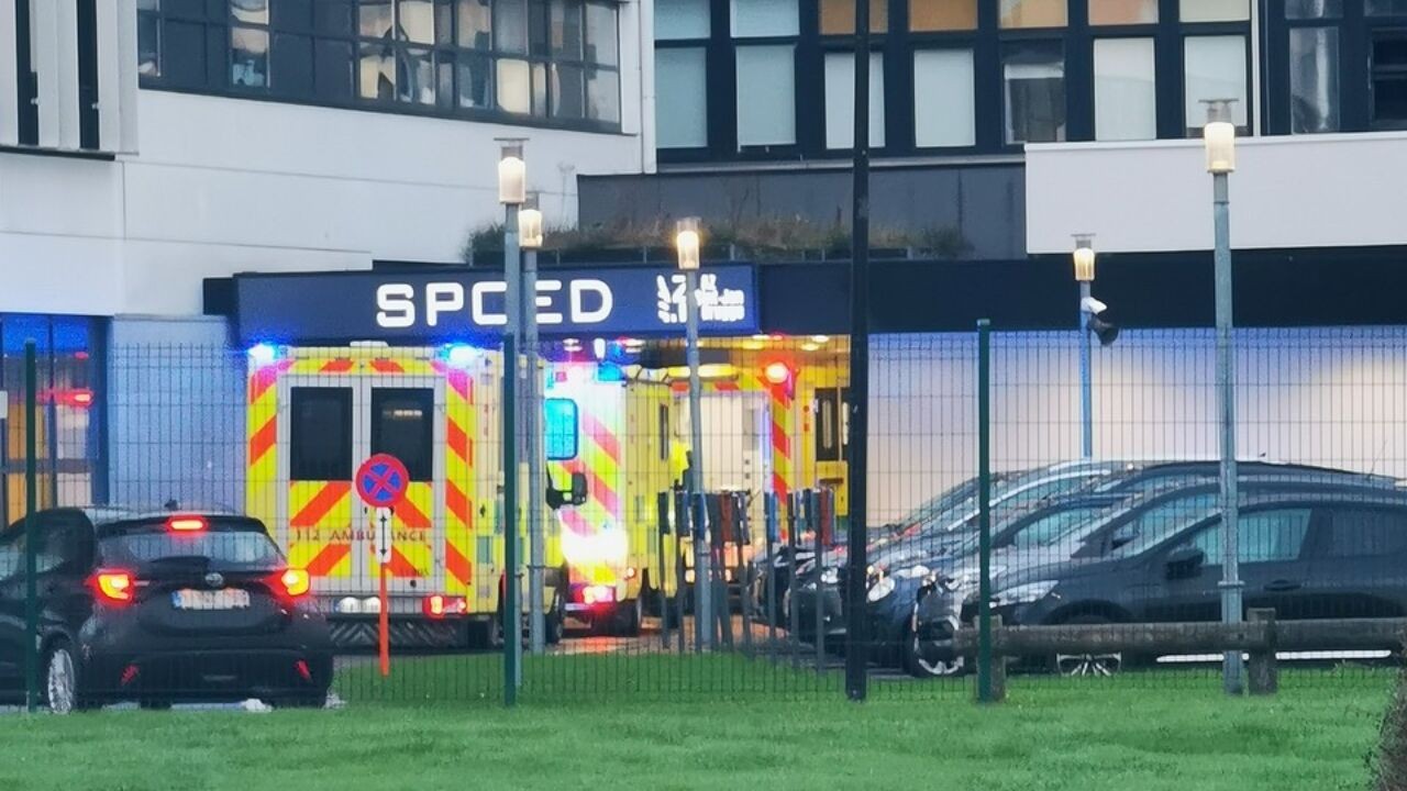 "Extreem druk" in AZ Sint-Jan door gladheid, burgemeester Oostkamp waarschuwt: "Stel niet-dringende verplaatsingen uit"