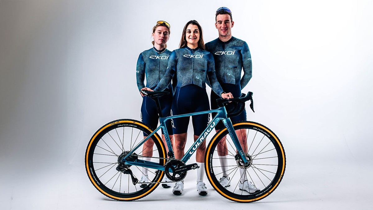 Weg met het zwarte shirt: Hélène Clauzel opgevangen in nieuwe "tijdelijke" veldritploeg, samen met Ryan Kamp