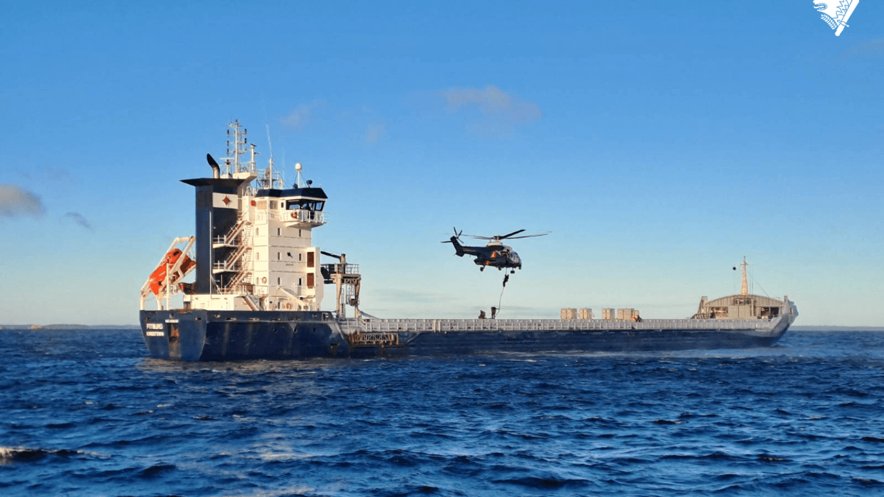 Vrachtschip op weg van Rusland naar Israël onderschept na schade aan onderzeese kabel