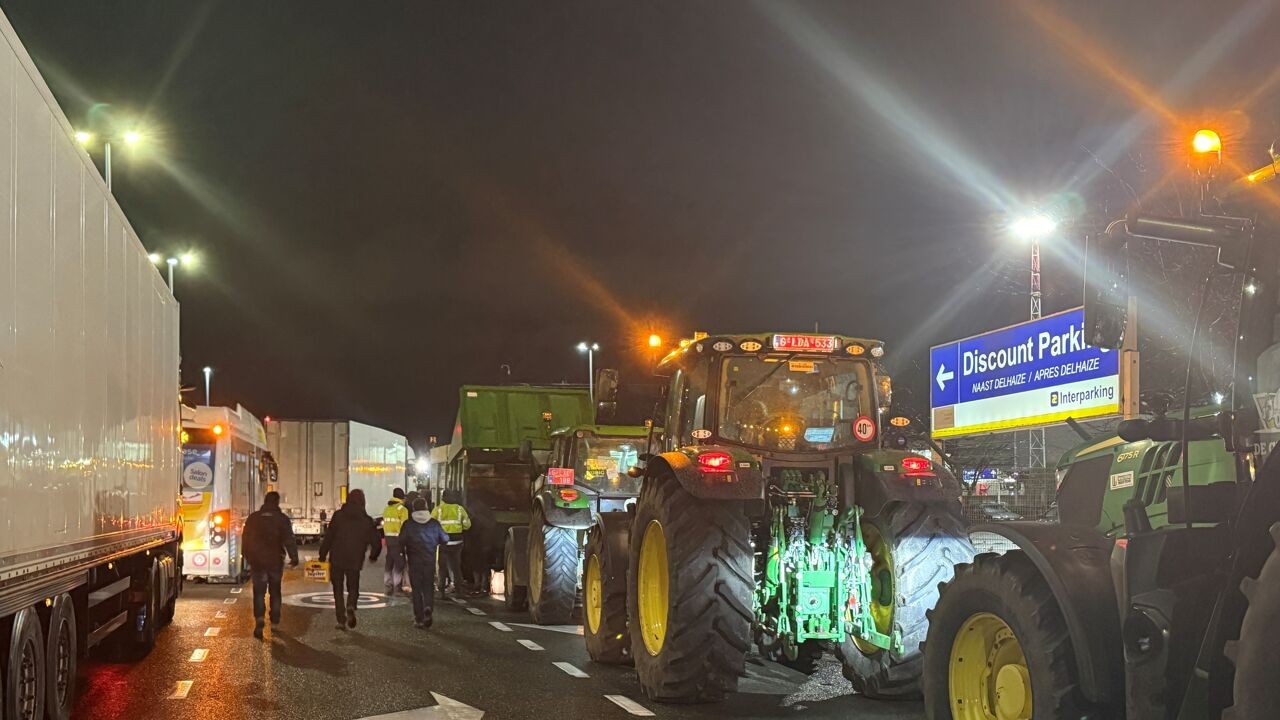 50-tal boze boeren blokkeren rondpunt in cargozone van Brussels Airport