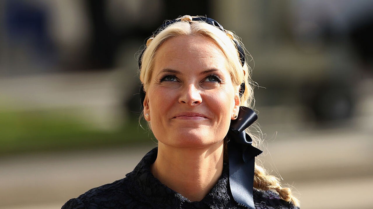 Doen flirterige Epstein-mails de Noorse kroonprinses Mette-Marit definitief de das om?