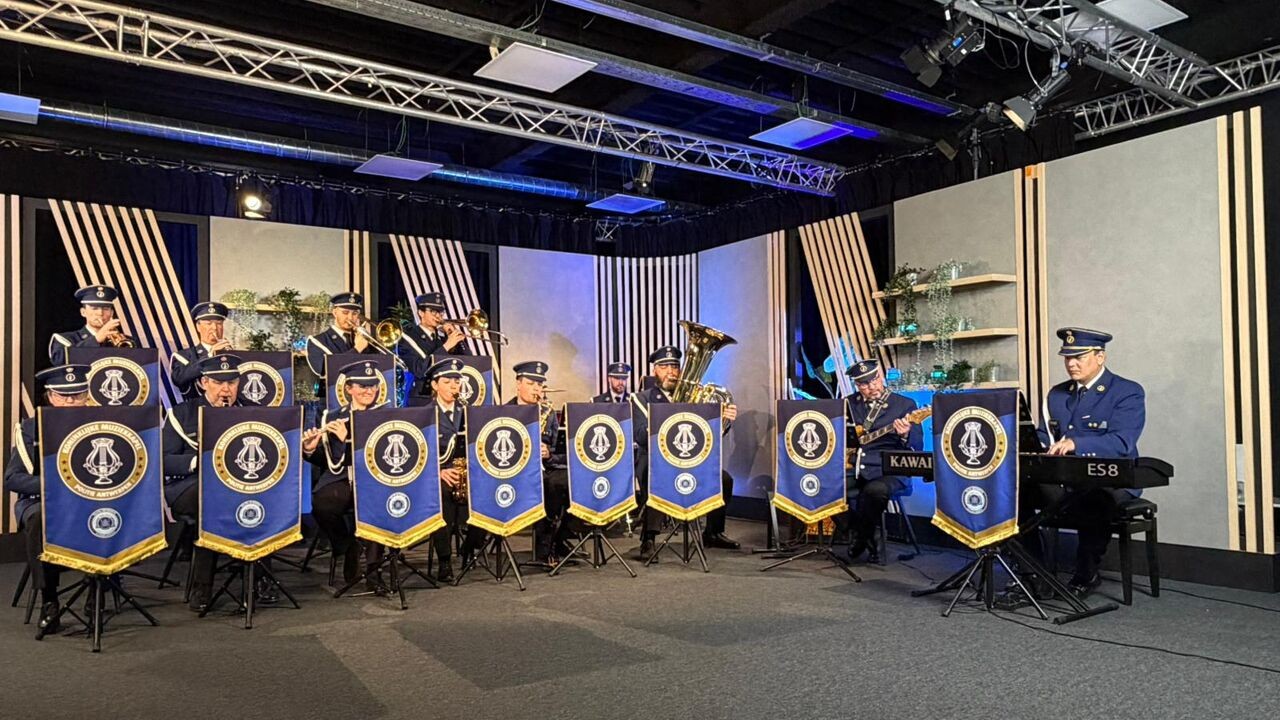 Ook de Antwerpse politie en de beiaard in Mol spelen deze week Belgische muziek