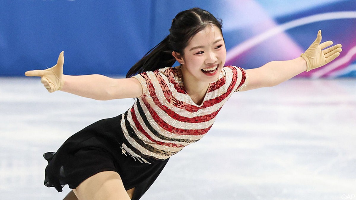 Moeilijkste sprong perfect uitgevoerd in korte kür en toch rekent 17-jarige debutante niet op medaille