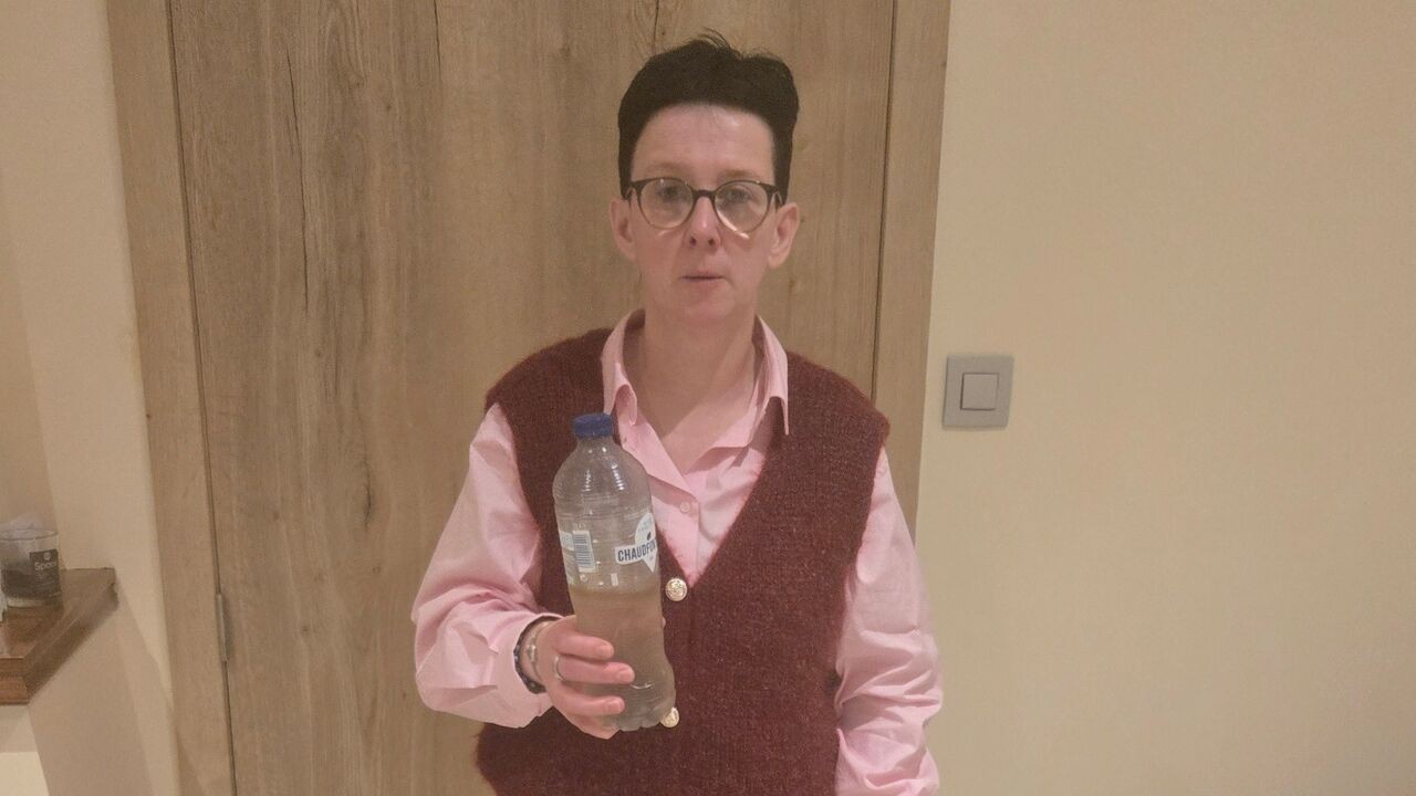 "Ik heb 50 euro betaald... voor water": Shell sluit tankstation in Mechelen na klachten van klanten met motorpech