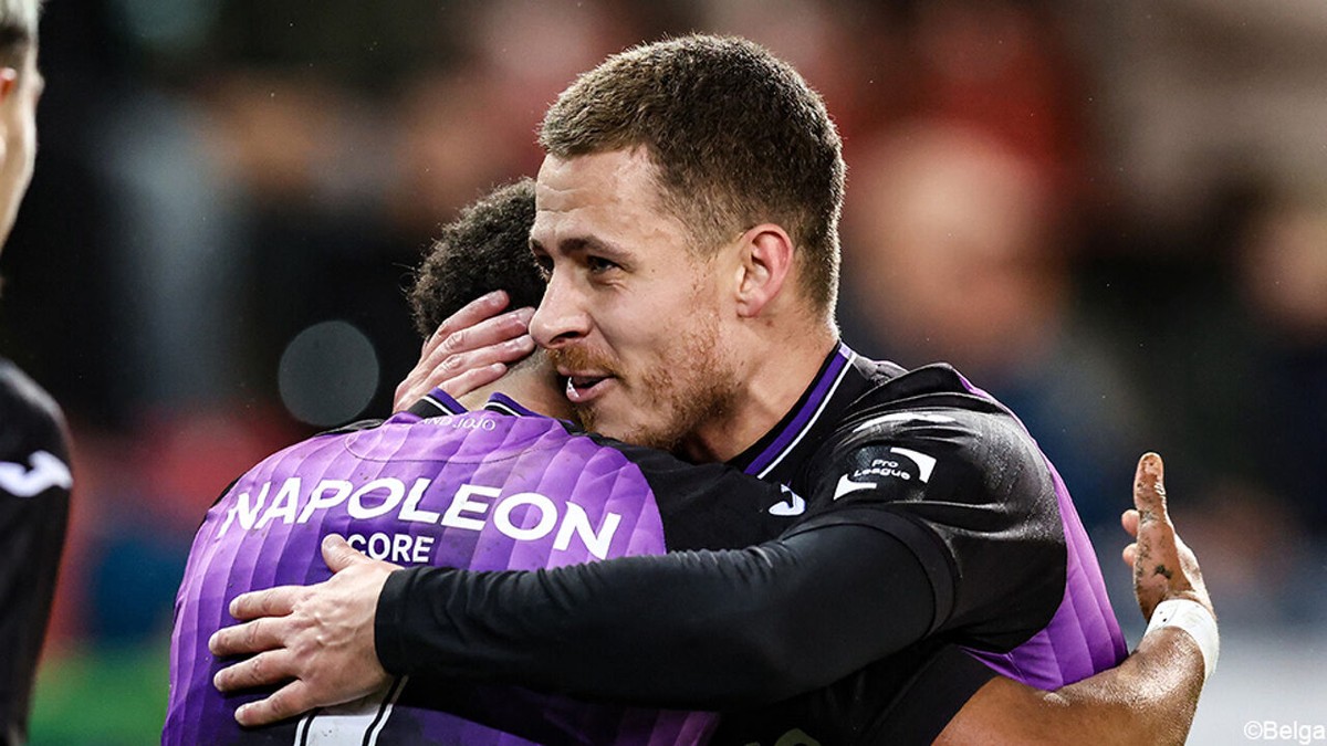 Anderlecht dankt hattrickheld Hazard en boekt tegen sterk Zulte Waregem eerste competitiezege in 2 maanden