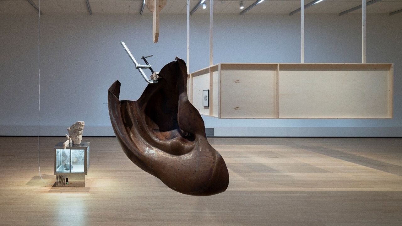 Hoe Danh Vo met het oor van het Vrijheidsbeeld de blinde vlekken van onze geschiedenis blootlegt