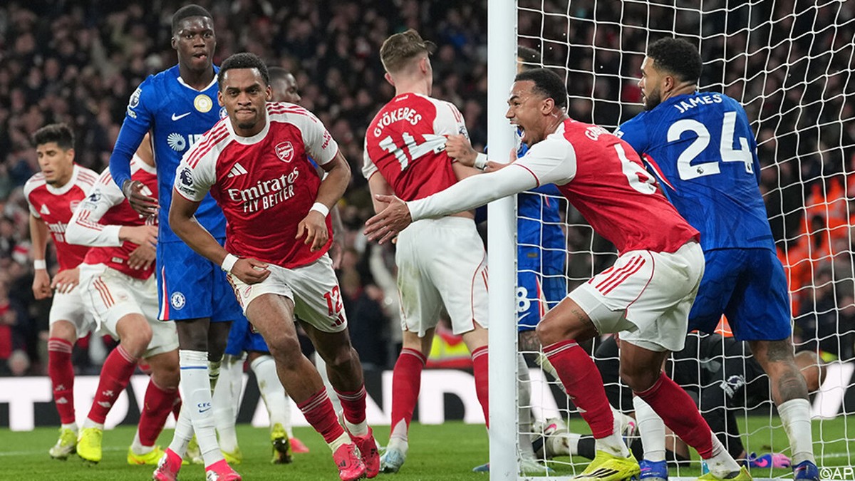 Na doelpuntenfestival op hoekschoppen: Arsenal trekt aan het langste eind in Londense derby tegen tienkoppig Chelsea