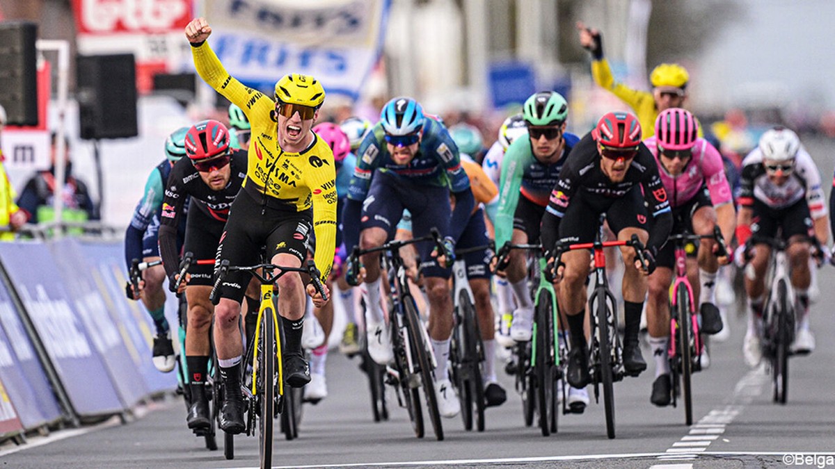 Matthew Brennan steekt zijn eerste Vlaamse klassieker op zak na overtuigende sprintzege in Kuurne-Brussel-Kuurne