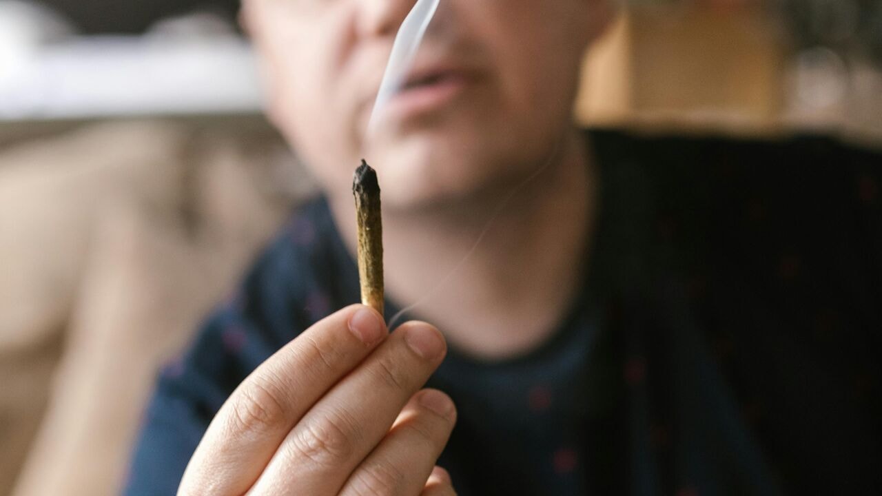Procureur in Turnhout belt politie vanuit rechtbank: "Beklaagde rookte cannabis en wil nog naar huis rijden"