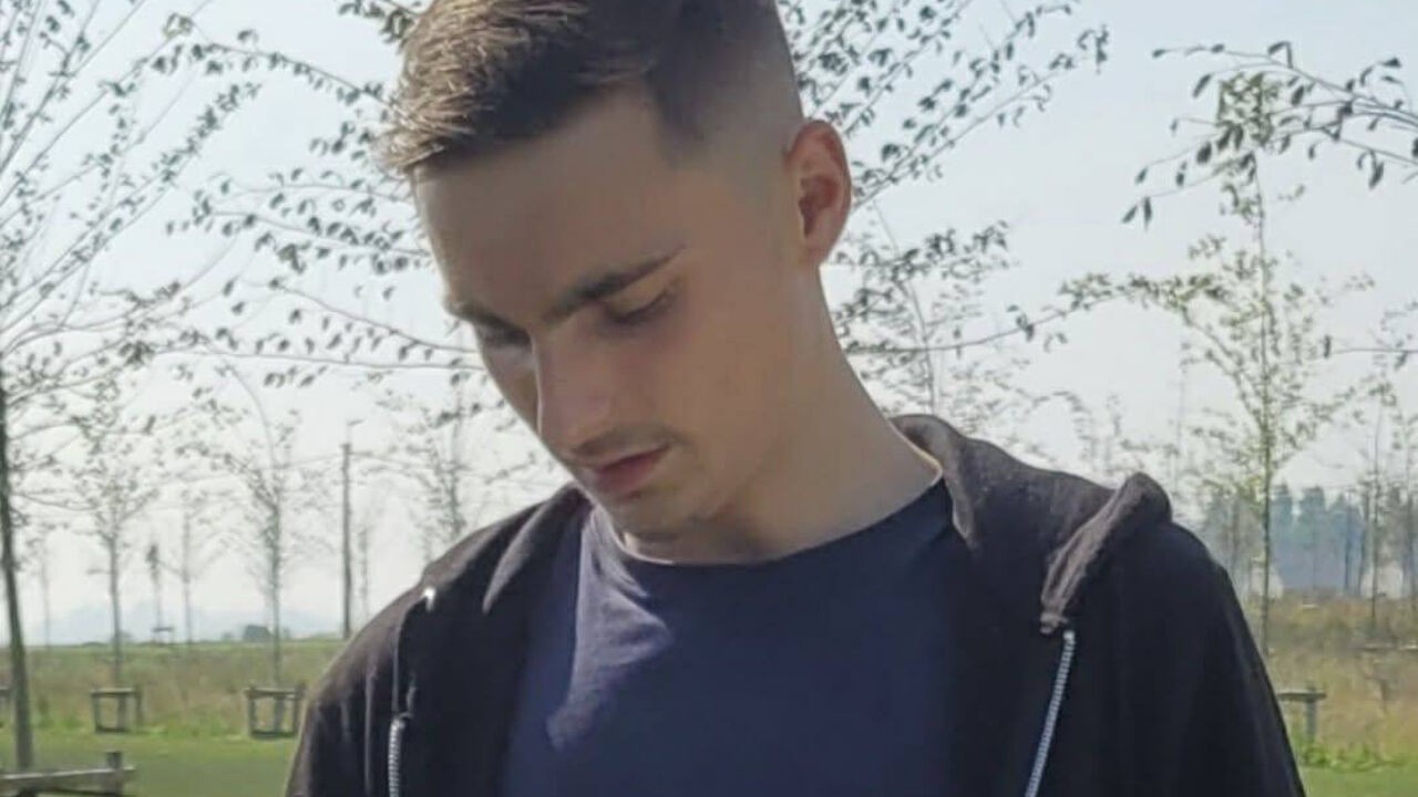 Yaro (18) ontwaakt na maandenlange coma: "Hij kan ledematen nog niet bewegen en ligt nog aan beademing"