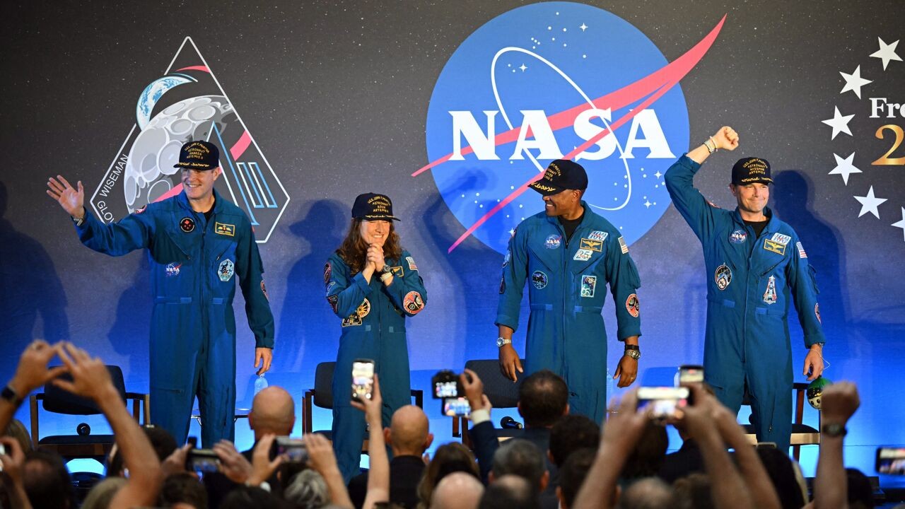 Astronauten blikken terug na veilige terugkeer: "Niemand hier beneden zal ooit begrijpen wat wij samen hebben doorgemaakt"