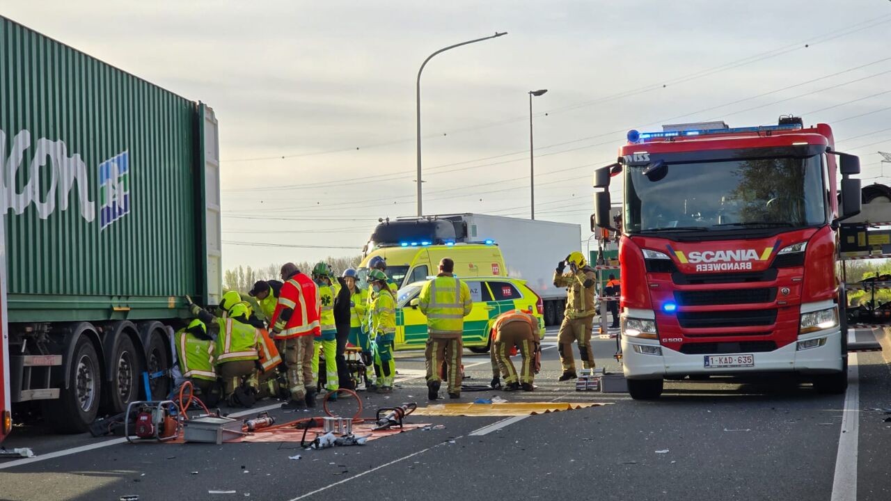 Derde zwaar ongeval in 3 weken op N16 in Sint-Niklaas: bestuurder kritiek