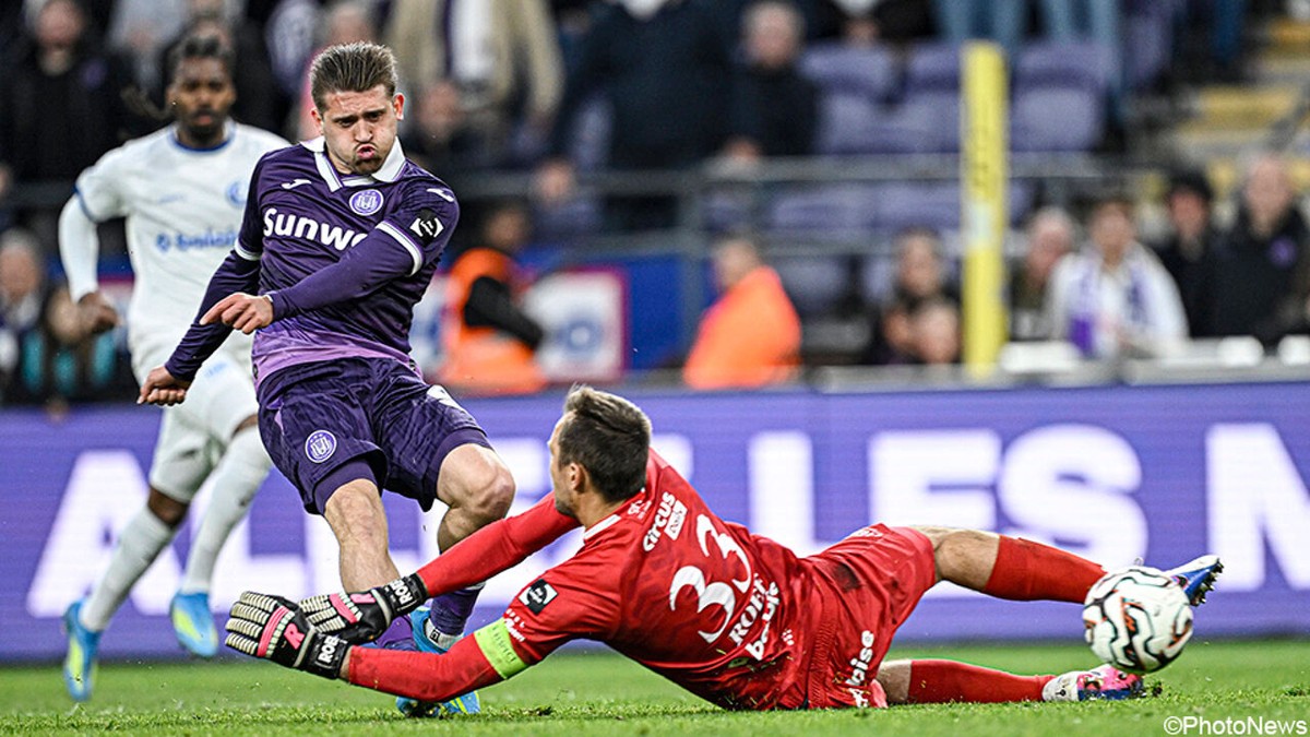 Van drama naar dolle euforie: Anderlecht haalt KAA Gent in extra tijd helemaal onderuit