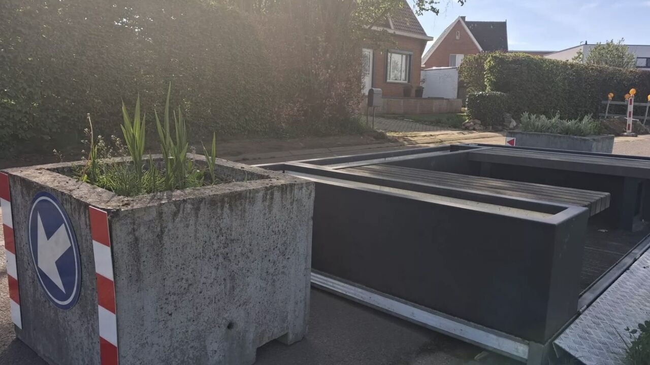 Touring verbolgen over zitbank in Herent die verkeer moet afremmen: "Levensgevaarlijk"