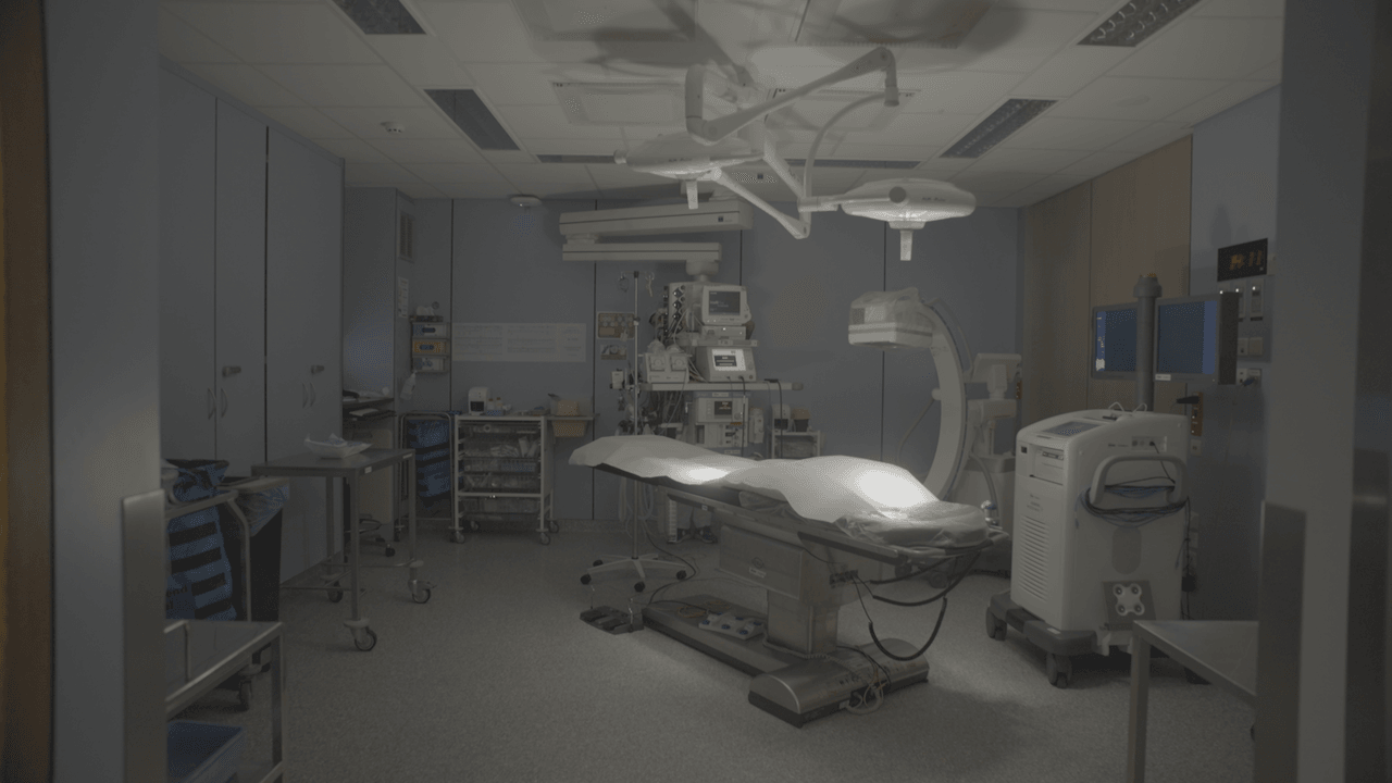 Geschorste arts uit Nederland was tot voor kort aan de slag in Wellness Kliniek in Genk