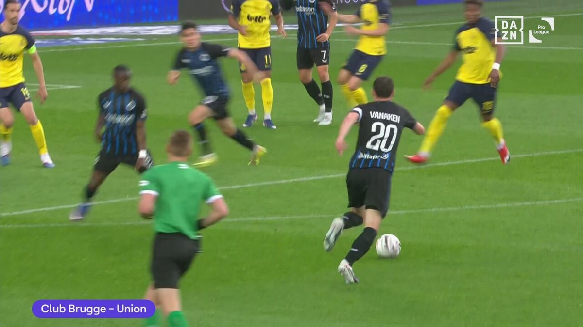 Na 5-0 zege staat Club op zucht van de titel