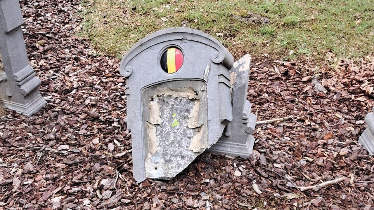Meer dan 100 soldatengraven beschadigd op militaire begraafplaats van Houthulst: "Totaal respectloos"