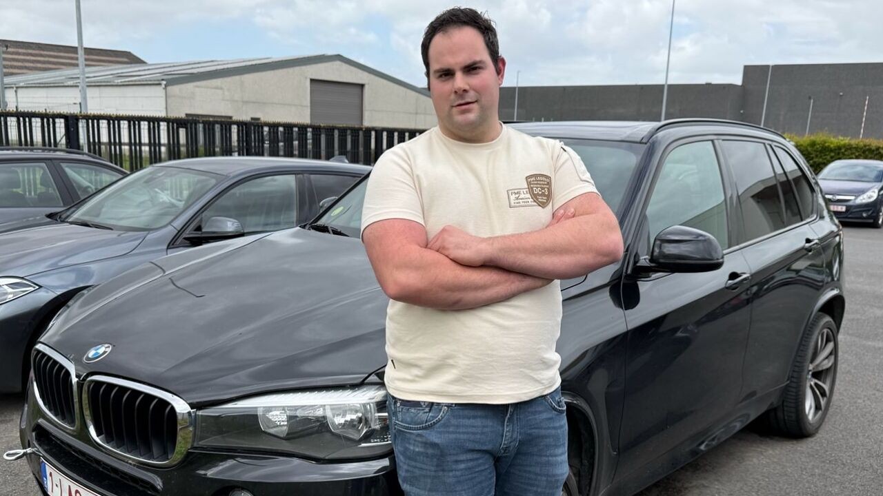 Onbekenden 'lenen' auto van bakker uit Dikkebus, die tijdens vakantie in parking op Brussels Airport staat: "Auto kapot én snelheidsboete"