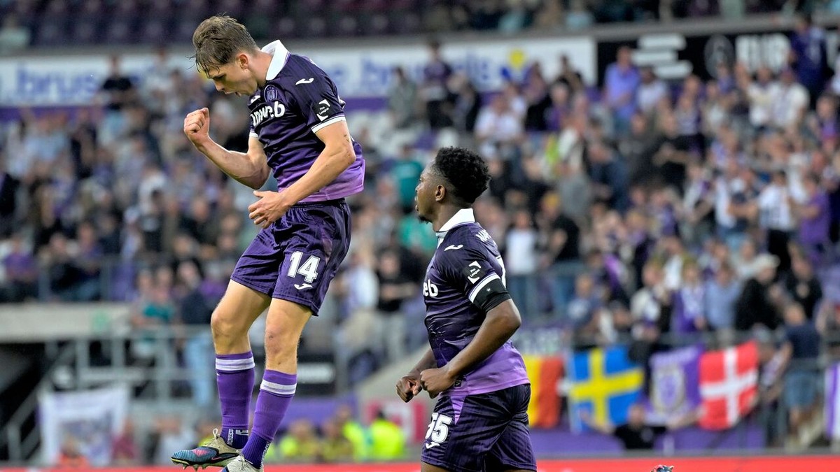 (Dubbel) feest in het Lotto Park: Anderlecht zwoegt zich voorbij STVV én verzekert zich van de vierde plek