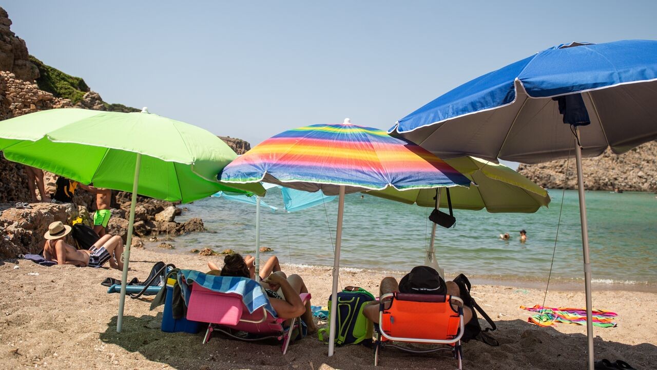 Buitenlandse Zaken geeft reizigers 6 gouden tips voor zorgeloze zomer: "Registreer je voor vertrek"
