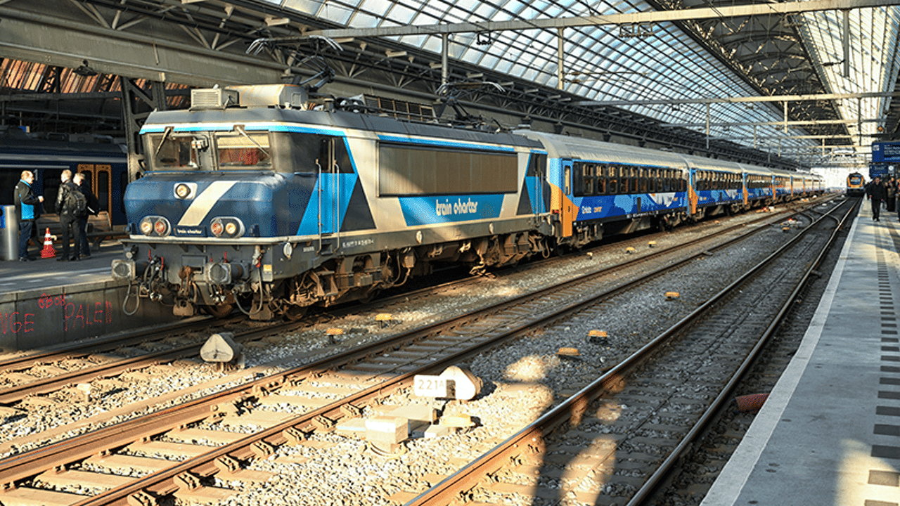 Vanaf 14 december krijgen Antwerpen en Gent een nieuwe treinverbinding naar Amsterdam en Parijs