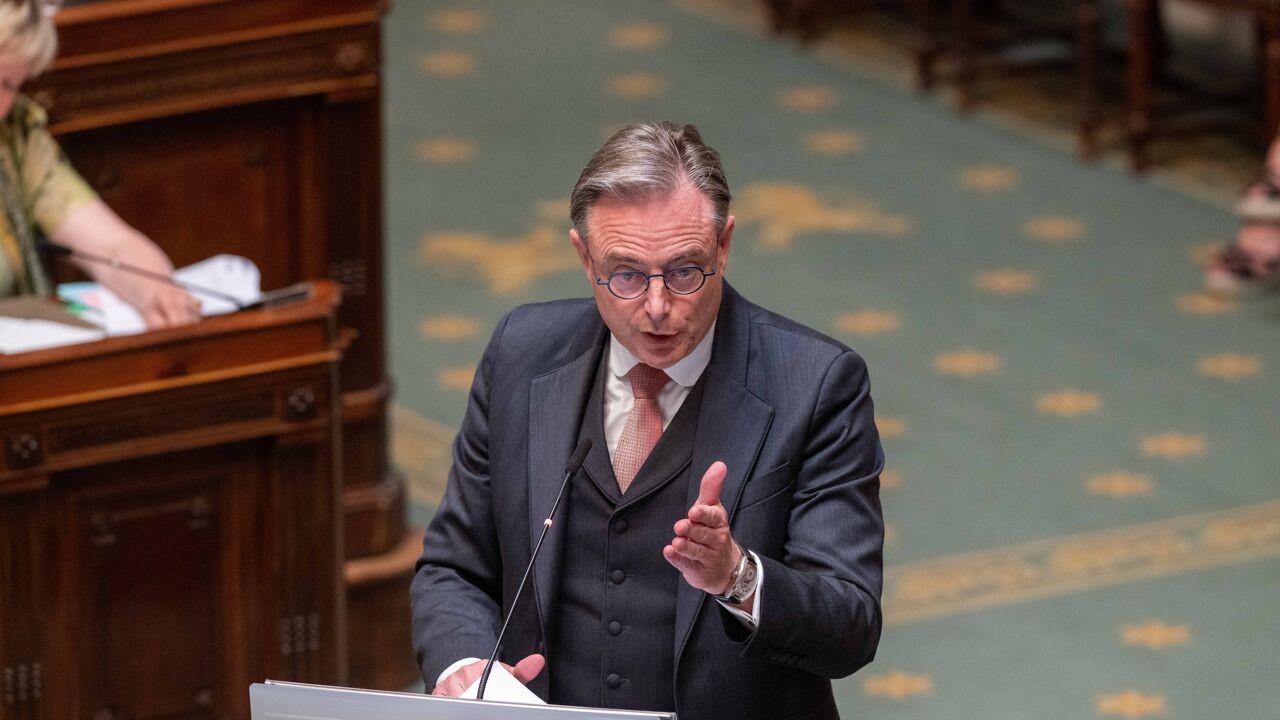 Brengt bepaling 'aanzetten tot haat' de vrije meningsuiting in het gedrang? Een zaak voor de Kamer, vindt De Wever