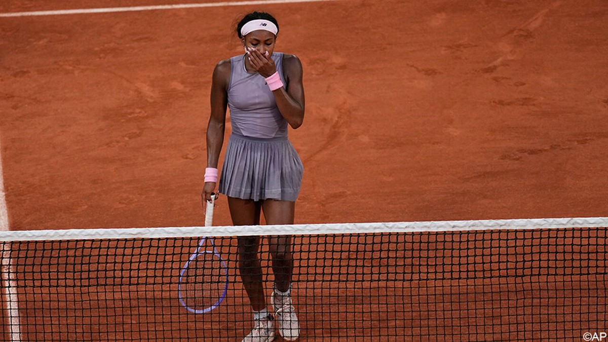 Opnieuw stevige stunt op Roland Garros: titelverdedigster Coco Gauff moet inpakken na nederlaag in derde ronde