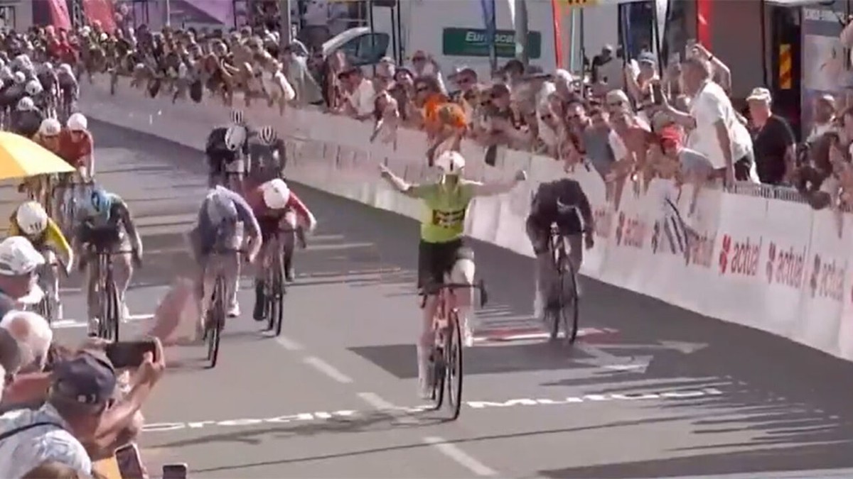 Sandrine Tas sprint opnieuw met overmacht naar de ritzege in Bretagne, maar strandt op 8 seconden van eindwinst