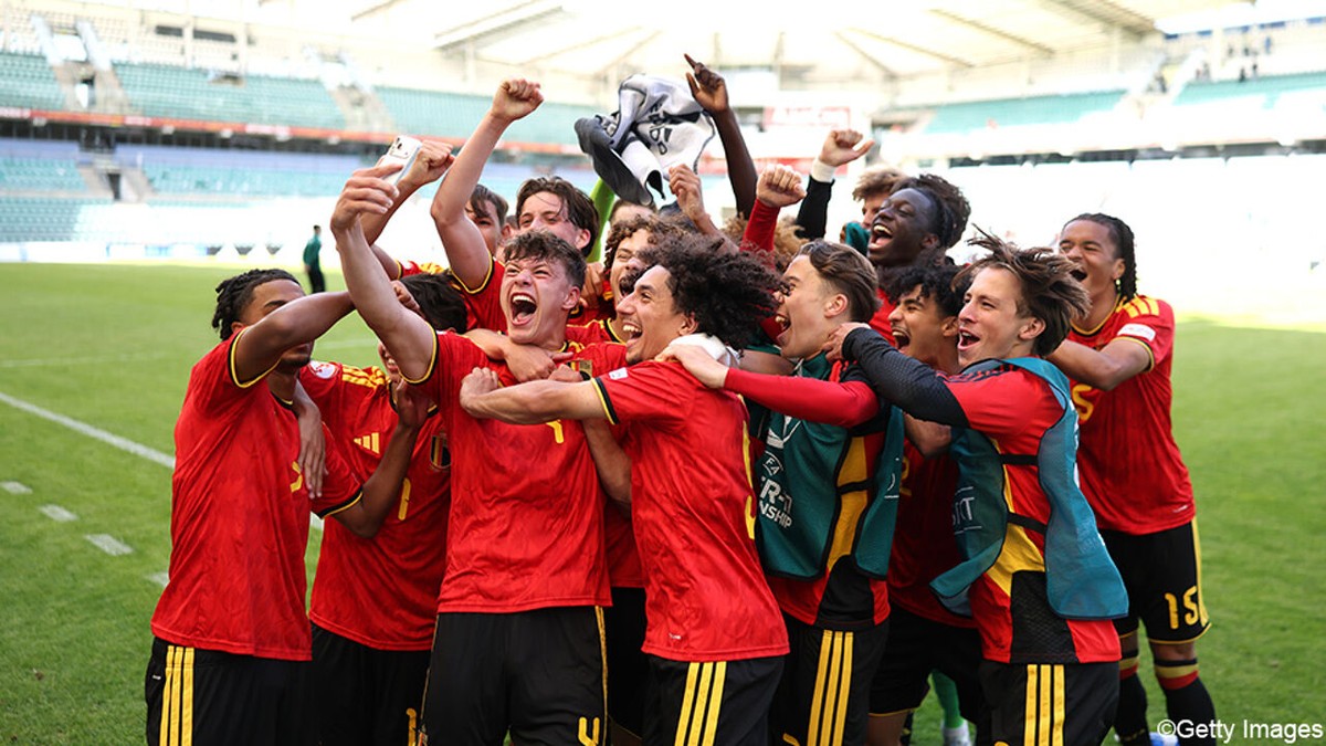 Jonge Duivels profiteren optimaal van Spaans verlies en gaan als groepswinnaar naar halve finale op EK U17