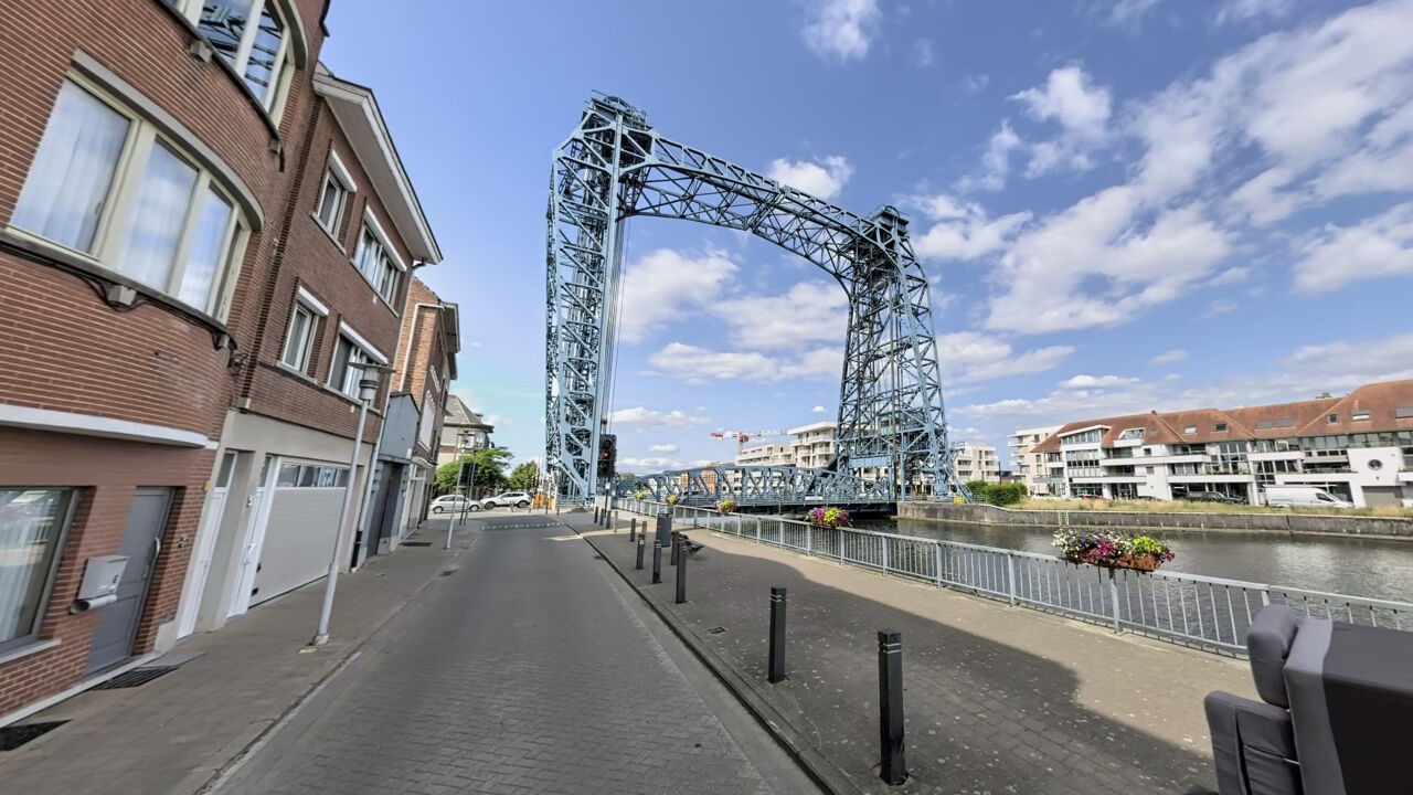 Vluchtende inbreker springt in kanaal en verdrinkt na inbraakpoging bij juwelier in Willebroek